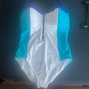 NWOT Tommy Bahama one piece with front zipper & removable straps